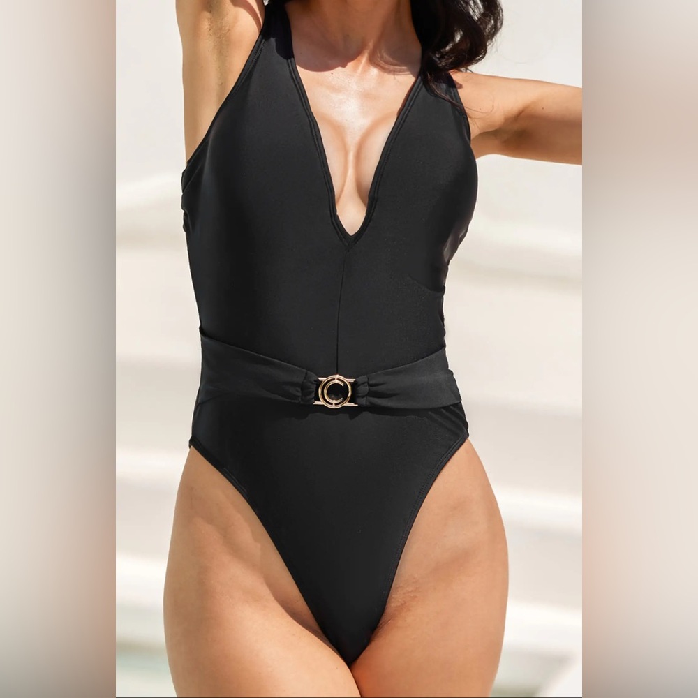 NWT CUPSHE Colombia Coast Logo Décor Ultra Cheeky One Piece Swimsuit